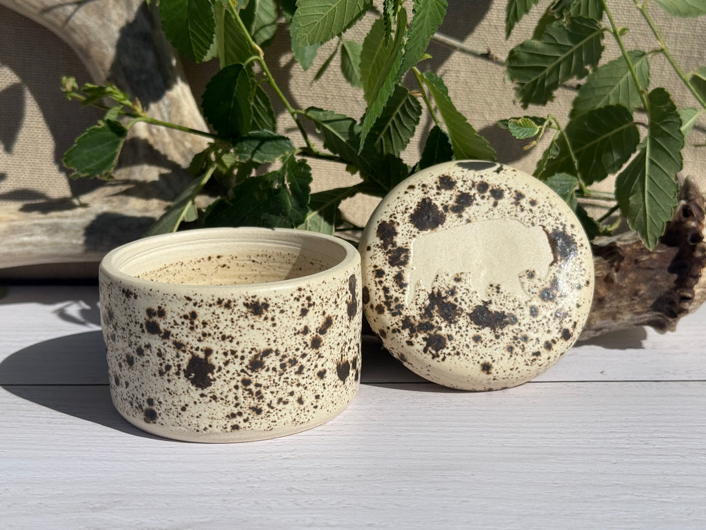 Bison Lidded Container